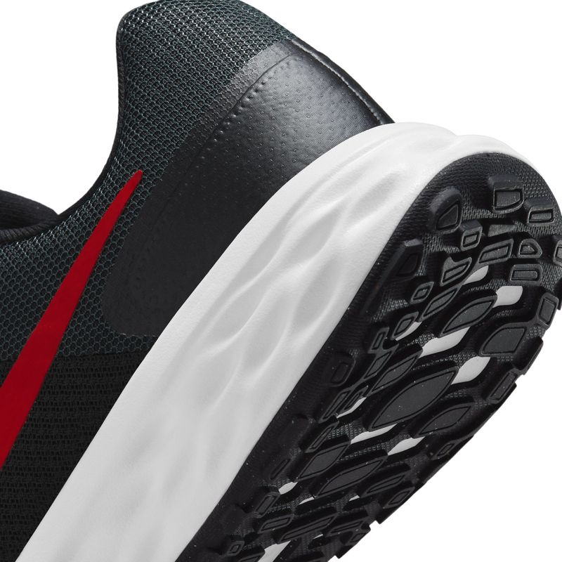 Tenis-nike-para-hombre-Nike-Revolution-6-para-correr-color-negro.-Detalle-2