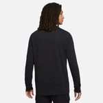 Camiseta-Manga-Larga-nike-para-hombre-M-Nsw-Tee-Ls-Jdi-Gx-Wntrzd-para-moda-color-negro.-Reverso-Sobre-Modelo