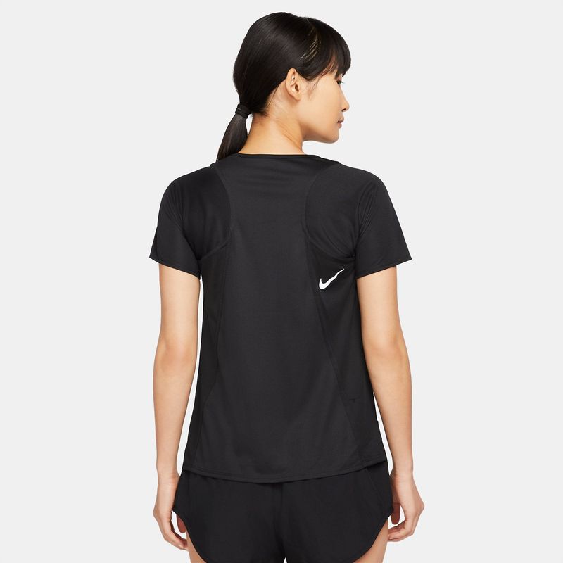 Camiseta-Manga-Corta-nike-para-mujer-W-Nk-Df-Race-Top-Ss-para-correr-color-negro.-Reverso-Sobre-Modelo