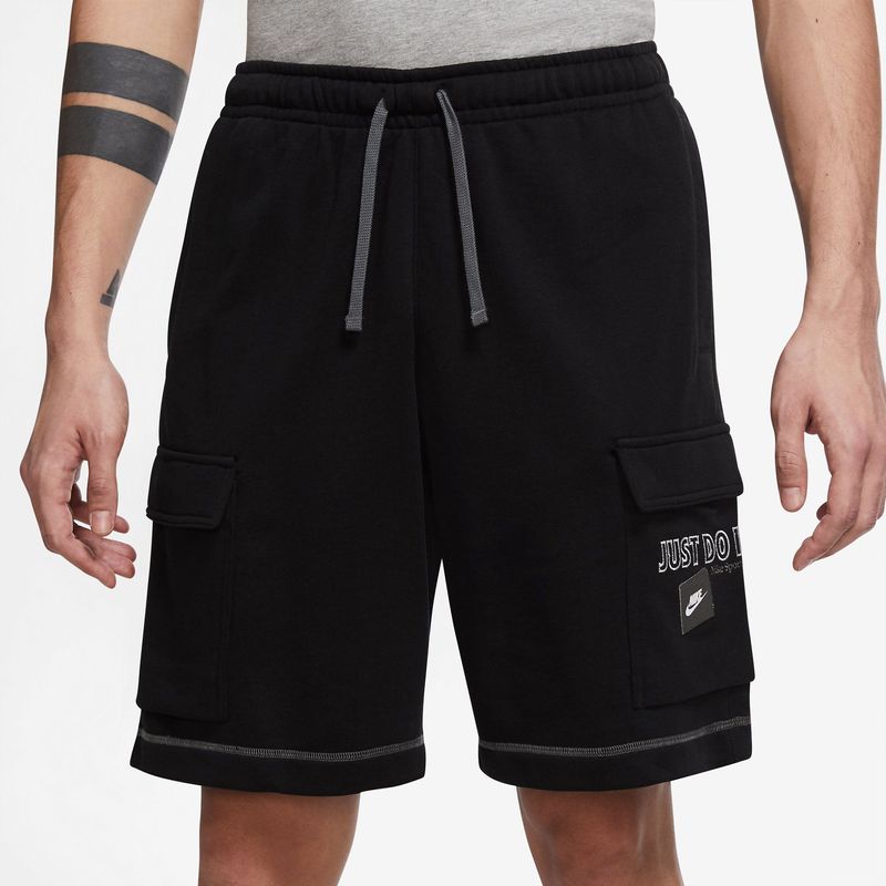 Pantaloneta-nike-para-hombre-M-Nsw-Jdi-Ft-Cargo-Short-para-moda-color-negro.-Frente-Sobre-Modelo