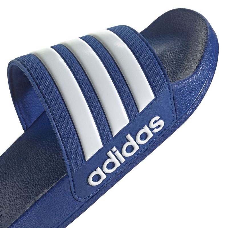 Sandalias-adidas-para-hombre-Adilette-Shower-para-natacion-color-azul.-Detalle-1