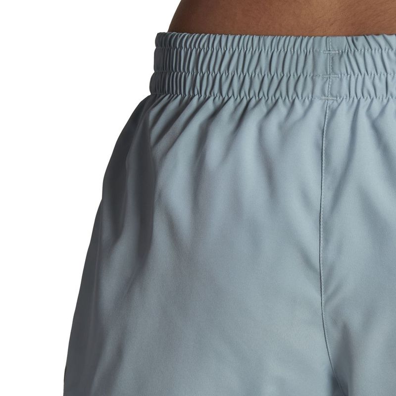 Pantaloneta-adidas-para-mujer-M20-Short-para-correr-color-gris.-Detalle-3
