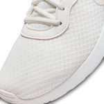 Tenis-nike-para-mujer-Wmns-Nike-Tanjun-M2Z2-para-moda-color-blanco.-Detalle-1