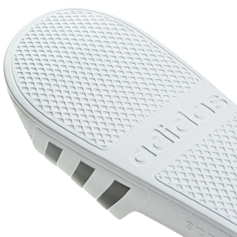 Sandalias-adidas-para-hombre-Adilette-Aqua-para-natacion-color-blanco.-Detalle-2