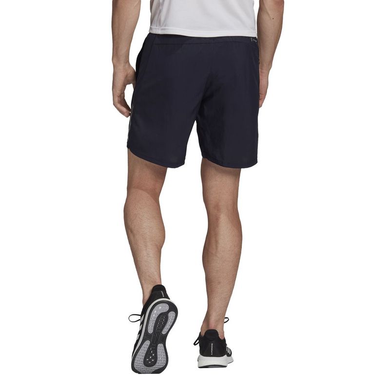 Pantaloneta-adidas-para-hombre-Own-The-Run-Sho-para-correr-color-azul.-Reverso-Sobre-Modelo