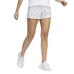 Pantaloneta-adidas-para-mujer-Pacer-3S-Knit-para-entrenamiento-color-gris.-Frente-Sobre-Modelo