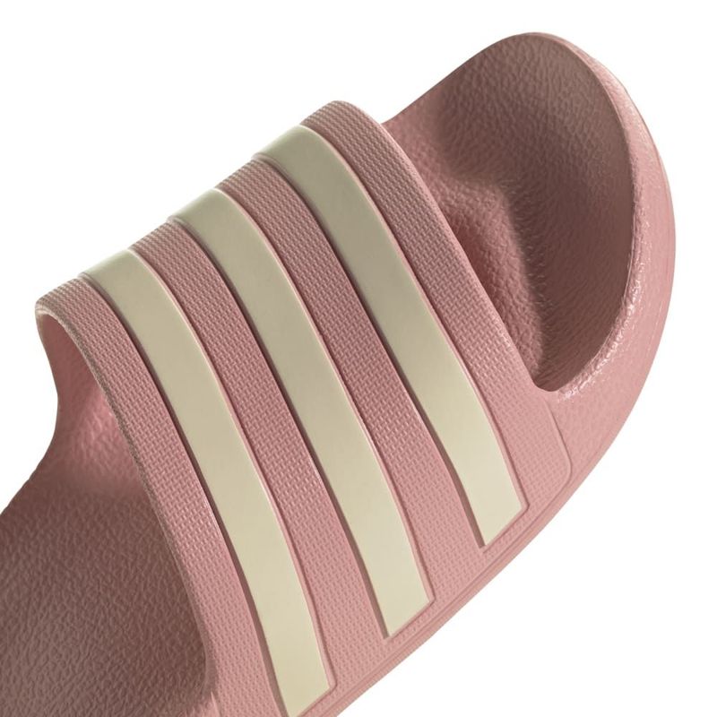 Sandalias-adidas-para-mujer-Adilette-Aqua-para-natacion-color-morado.-Detalle-2