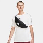 Canguro-nike-para-hombre-Nk-Heritage-Waistpack---Fa21-para-moda-color-negro.-Frente-Sobre-Modelo