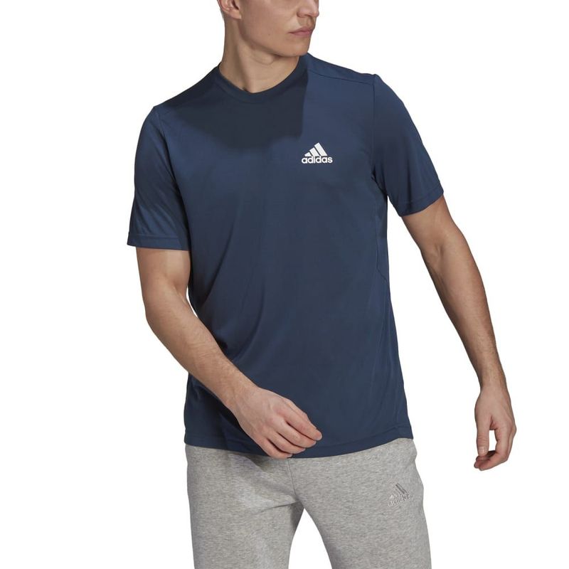Camiseta-Manga-Corta-adidas-para-hombre-M-Fr-T-para-entrenamiento-color-azul.-Zoom-Frontal-Sobre-Modelo