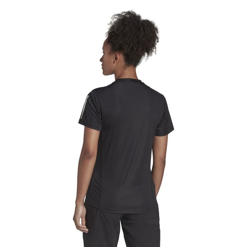 Camiseta-Manga-Corta-adidas-para-mujer-Own-The-Run-Tee-para-correr-color-negro.-Reverso-Sobre-Modelo