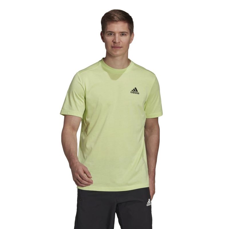 Camiseta-Manga-Corta-adidas-para-hombre-M-Fr-T-para-entrenamiento-color-verde.-Frente-Sobre-Modelo