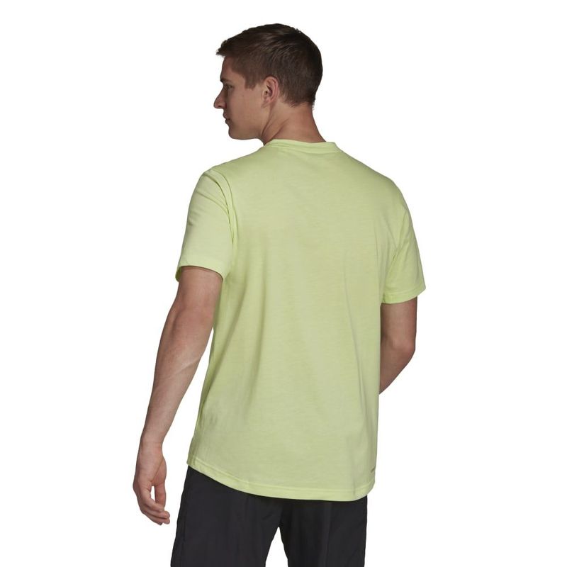 Camiseta-Manga-Corta-adidas-para-hombre-M-Fr-T-para-entrenamiento-color-verde.-Reverso-Sobre-Modelo