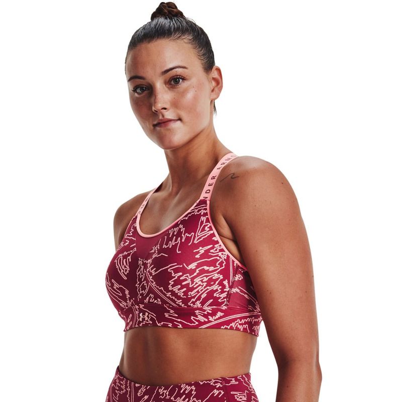 Top-under-armour-para-mujer-Ua-Infinity-High-Print-Bra-para-entrenamiento-color-rosado.-Frente-Sobre-Modelo