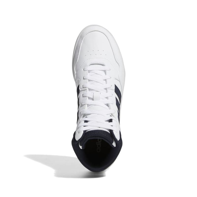 Tenis-adidas-para-hombre-Hoops-3.0-Mid-para-moda-color-blanco.-Capellada