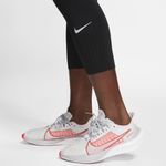 Capri-nike-para-mujer-W-Nk-Epic-Lx-Crop-para-correr-color-negro.-Detalle-Sobre-Modelo-3
