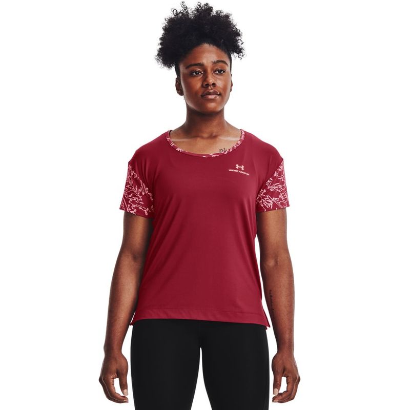 Camiseta-Manga-Corta-under-armour-para-mujer-Ua-Rush-Energy-Novelty-Ss-para-entrenamiento-color-rosado.-Frente-Sobre-Modelo