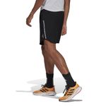 Pantaloneta-adidas-para-hombre-D4R-Short-Men-para-correr-color-negro.-Zoom-Frontal-Sobre-Modelo