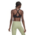 Top-adidas-para-mujer-Limitless-Bra-para-entrenamiento-color-negro.-Reverso-Sobre-Modelo