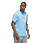 Camiseta-Manga-Corta-adidas-para-hombre-Wbt-Bos-Tee-para-baloncesto-color-azul.-Lateral-Sobre-Modelo