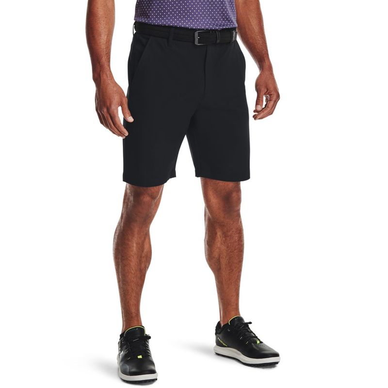 Pantaloneta-under-armour-para-hombre-Ua-Drive-Short-para-golf-color-negro.-Frente-Sobre-Modelo