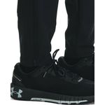 Pantalon-under-armour-para-hombre-Ua-Qualifier-Run-2.0-Pant-para-correr-color-negro.-Detalle-Sobre-Modelo-1
