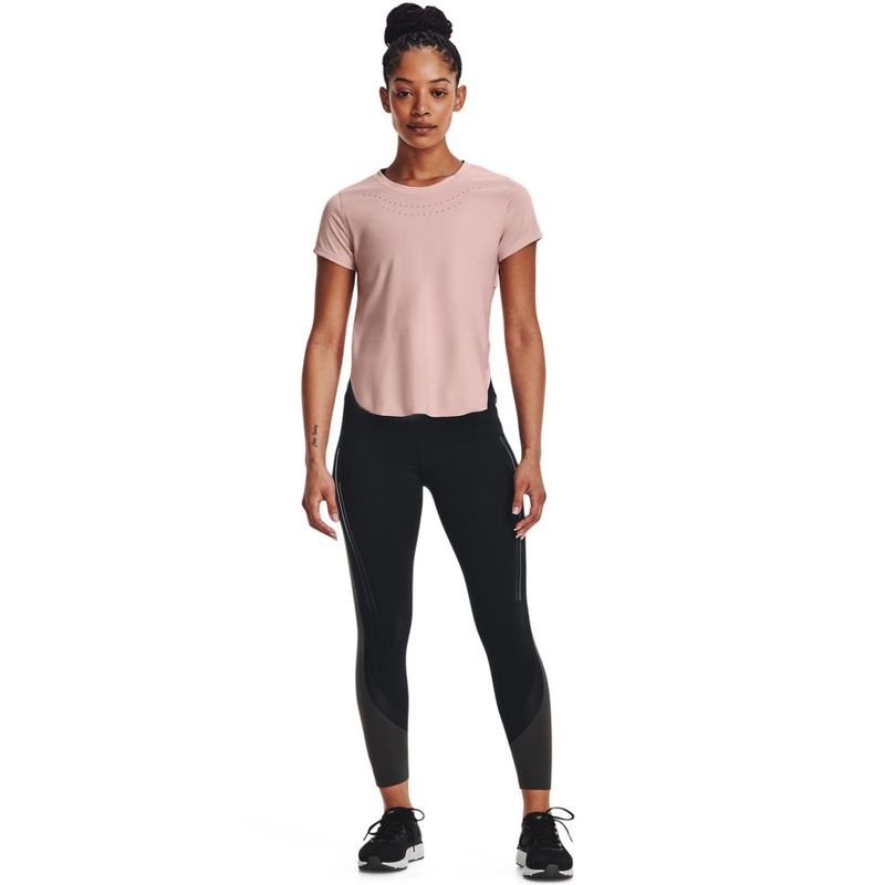Camiseta-Manga-Corta-under-armour-para-mujer-Ua-Paceher-Tee-para-correr-color-rosado.-Outfit-Completo
