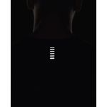 Camiseta-Manga-Corta-under-armour-para-hombre-Ua-Iso-Chill-Run-Laser-Tee-para-correr-color-negro.-Reflectores