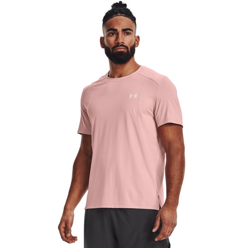 Camiseta-Manga-Corta-under-armour-para-hombre-Ua-Iso-Chill-Run-Laser-Tee-para-correr-color-rosado.-Frente-Sobre-Modelo