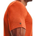 Camiseta-Manga-Corta-under-armour-para-hombre-Ua-Rush-Seamless-Geosport-Ss-para-entrenamiento-color-naranja.-Detalle-Sobre-Modelo-3