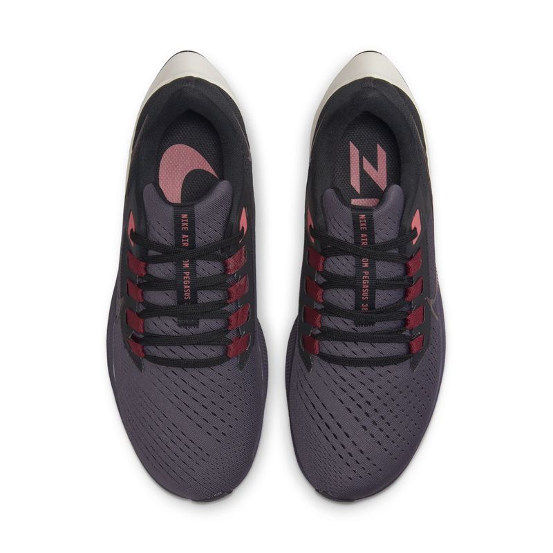 Tenis-nike-para-mujer-Wmns-Nike-Air-Zoom-Pegasus-38-para-correr-color-morado.-Capellada