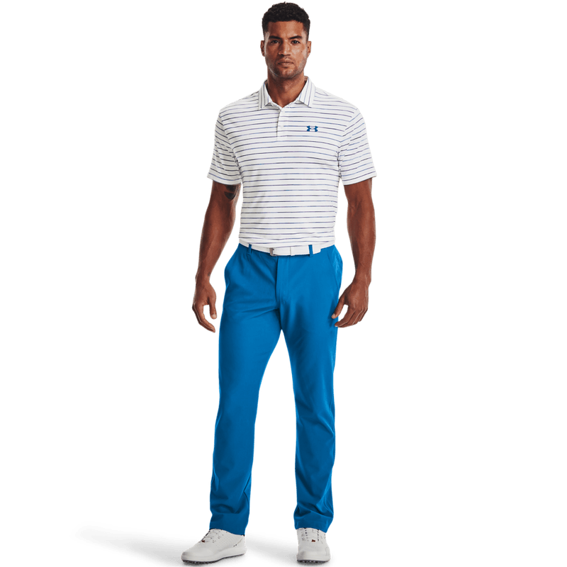 Camiseta-Manga-Corta-under-armour-para-hombre-Ua-Playoff-Polo-2.0-para-golf-color-blanco.-Outfit-Completo
