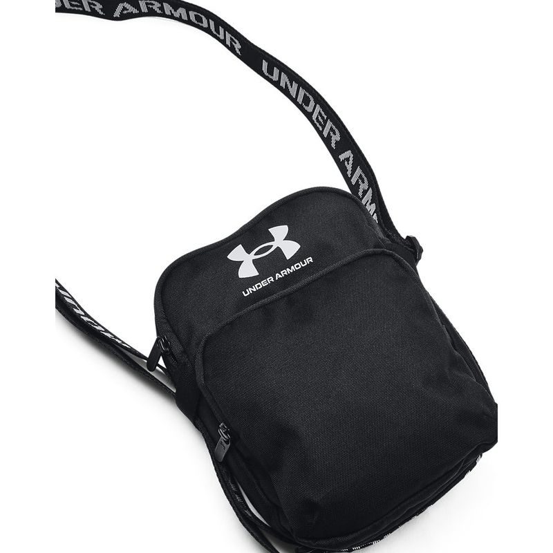 Morral-under-armour-unisex-Ua-Loudon-Crossbody-para-entrenamiento-color-negro.-Frente-Sin-Modelo