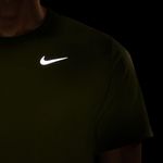 Camiseta-Manga-Corta-nike-para-hombre-M-Nk-Df-Run-Top-Ss-para-correr-color-verde.-Reflectores