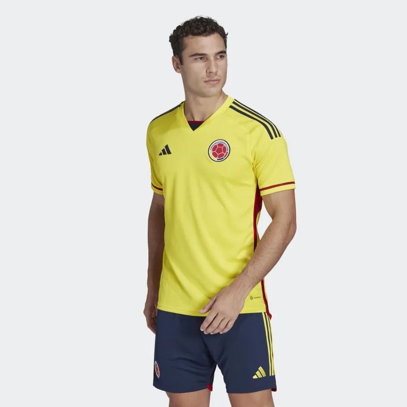 Camiseta-De-Equipo-adidas-para-hombre-Fcf-H-Jsy-para-futbol-color-amarillo.-Frente-Sobre-Modelo