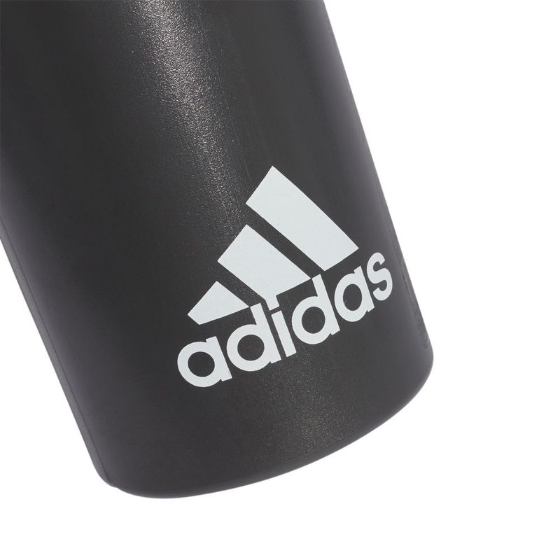 Botella-adidas-para-hombre-Perf-Bttl-05-para-entrenamiento-color-negro.-Detalle-2