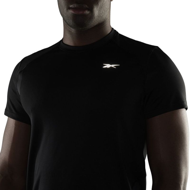 Camiseta-Manga-Corta-reebok-para-hombre-Running-Ss-Speedwick-Tee-para-correr-color-negro.-Detalle-Sobre-Modelo-2