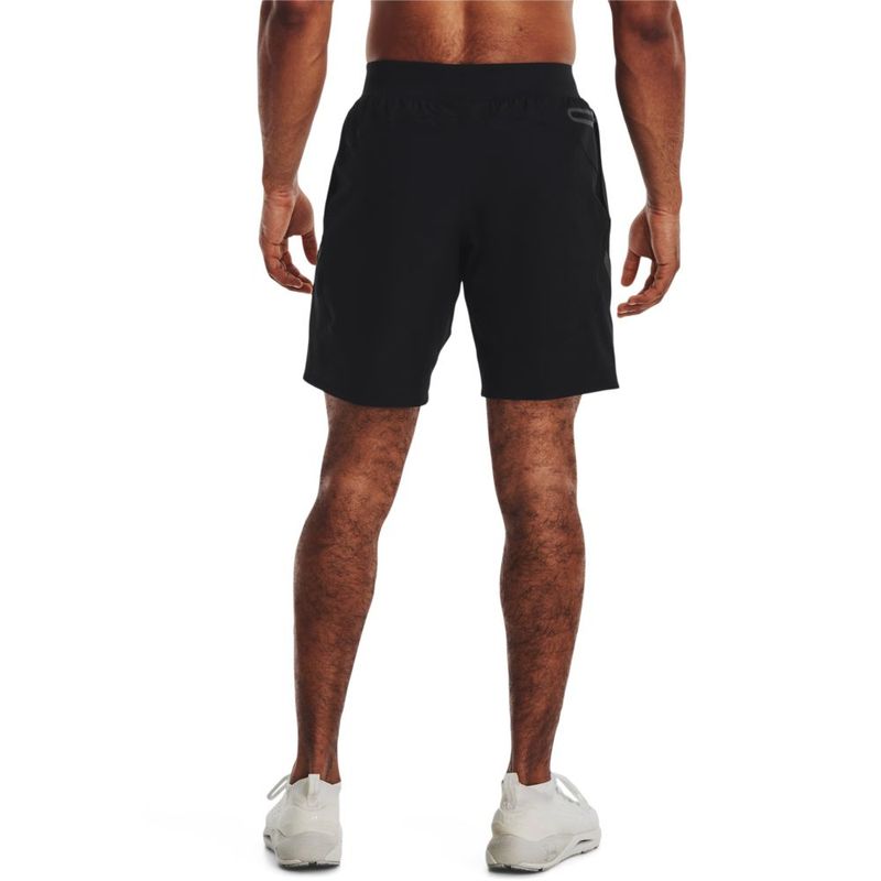 Pantaloneta-under-armour-para-hombre-Ua-Unstoppable-Shorts-para-entrenamiento-color-negro.-Reverso-Sobre-Modelo