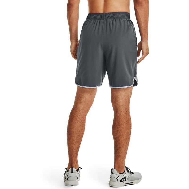 Pantaloneta-under-armour-para-hombre-Ua-Hiit-Woven-Shorts-para-entrenamiento-color-negro.-Reverso-Sobre-Modelo