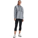 Camiseta-Manga-Larga-under-armour-para-mujer-Rival-Fleece-Fz-Hoodie-para-entrenamiento-color-negro.-Outfit-Completo