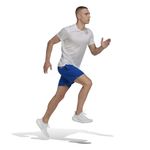 Pantaloneta-adidas-para-hombre-Run-It-Short-M-para-correr-color-azul.-Modelo-En-Movimiento