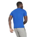Camiseta-Manga-Corta-reebok-para-hombre-Gs-Vector-Tee-para-entrenamiento-color-azul.-Reverso-Sobre-Modelo