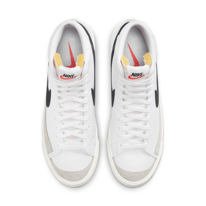 Tenis-nike-para-hombre-Blazer-Mid--77-Vntg-para-moda-color-blanco.-Capellada