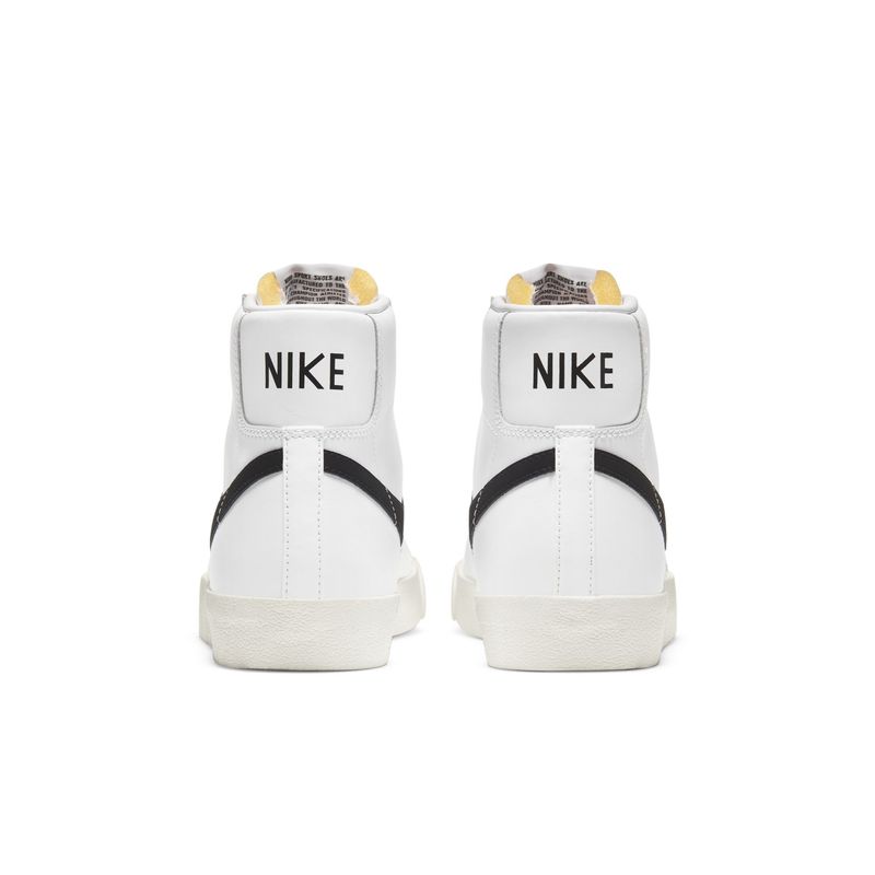 Tenis-nike-para-hombre-Blazer-Mid--77-Vntg-para-moda-color-blanco.-Talon