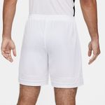 Pantaloneta-nike-para-hombre-M-Nk-Dry-Acd21-Short-K-para-futbol-color-blanco.-Zoom-Frontal-Sobre-Modelo