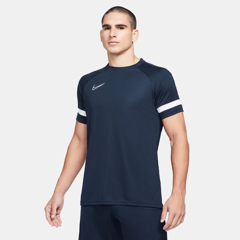 Camiseta-Manga-Corta-nike-para-hombre-M-Nk-Df-Acd21-Top-Ss-para-futbol-color-azul.-Frente-Sobre-Modelo