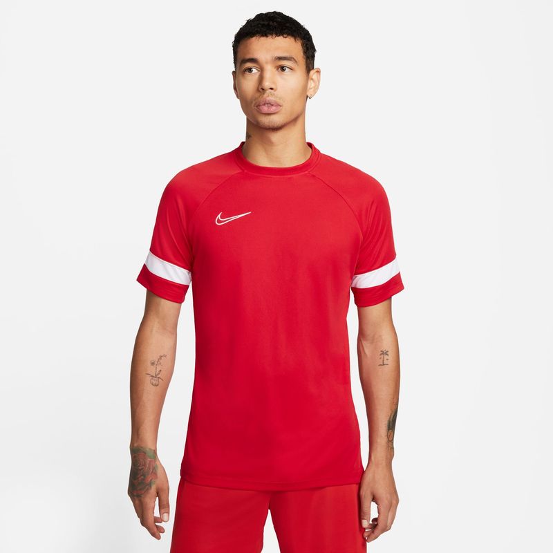 Camiseta-Manga-Corta-nike-para-hombre-M-Nk-Df-Acd21-Top-Ss-para-futbol-color-rojo.-Frente-Sobre-Modelo