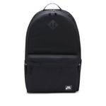 Morral-nike-para-hombre-Nk-Sb-Icon-Bkpk---Fa21-para-moda-color-negro.-Frente-Sobre-Modelo