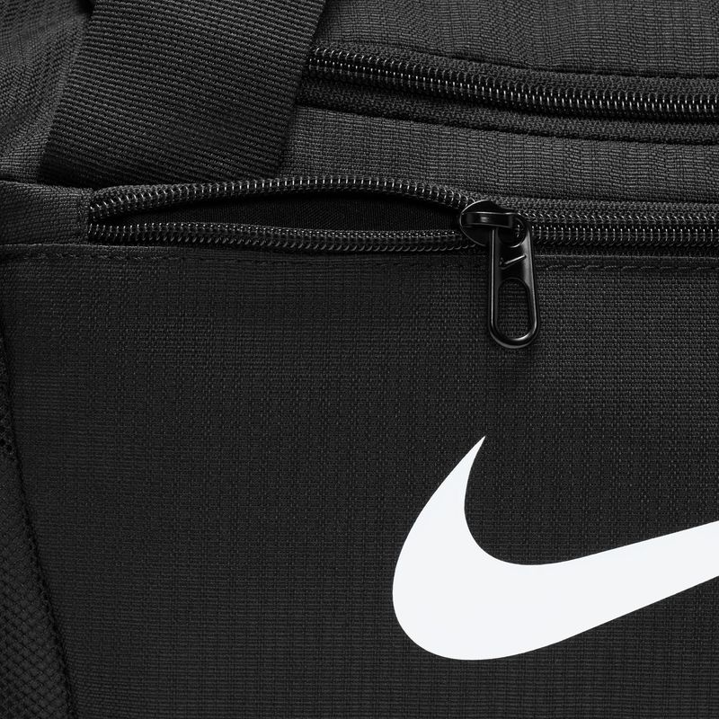 Maletin-nike-para-hombre-Nk-Brsla-Xs-Duff---9.5--25L--para-entrenamiento-color-negro.-Detalle-3