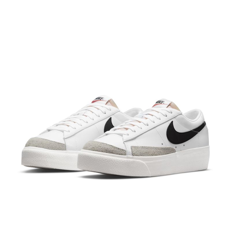 Tenis-nike-para-mujer-W-Blazer-Low-Platform-para-moda-color-blanco.-Par-Alineados