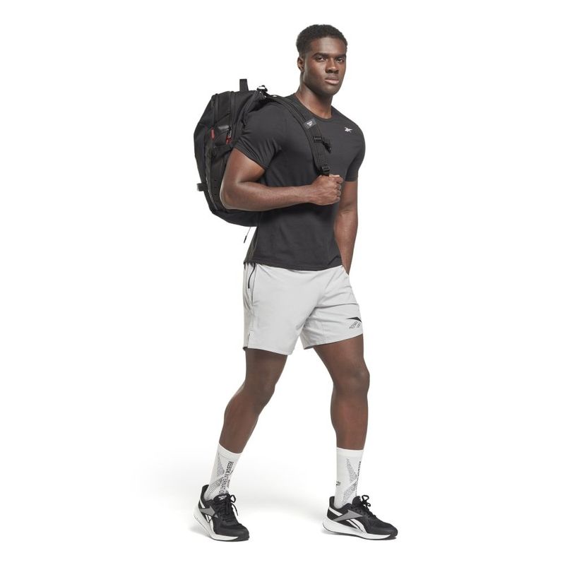 Camiseta-Manga-Corta-reebok-para-hombre-Ts-Speedwick-Athlete-Tee-para-entrenamiento-color-negro.-Outfit-Completo